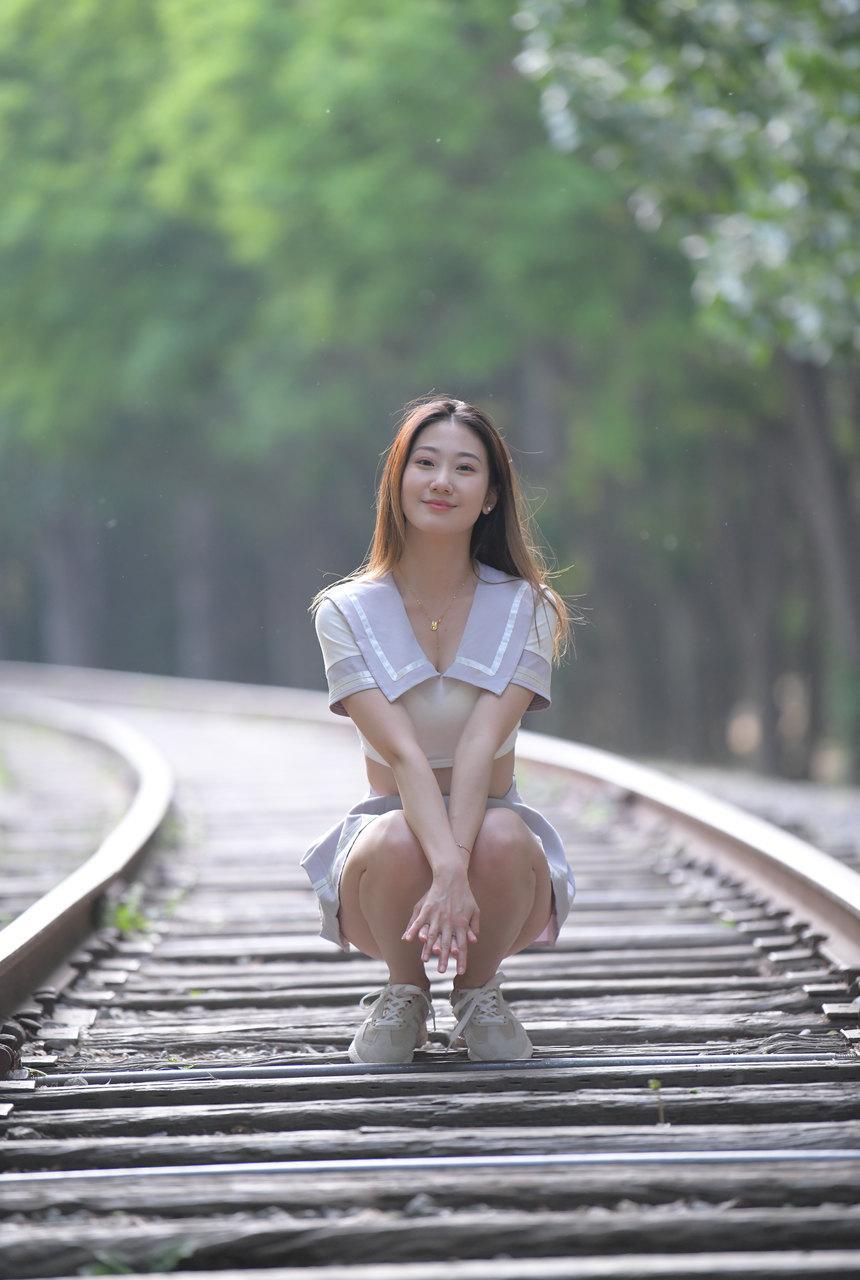 都市丽人 超短裙女孩 下一站守候 [套图+视频-37.5G]