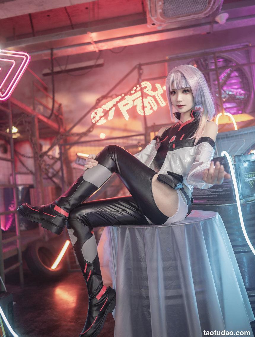 爱老师_PhD — 赛博朋克 露西 [18P-97M]