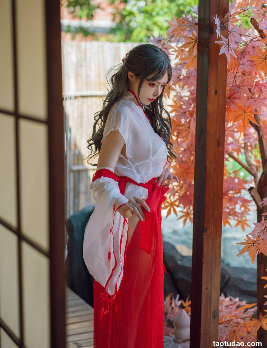 秋和柯基 -  汤池巫女 [35P+1V-711MB]