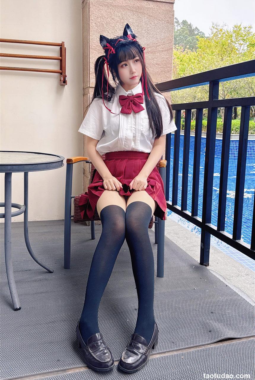 不呆猫 - 温泉双马尾JK [22P1V-713MB]