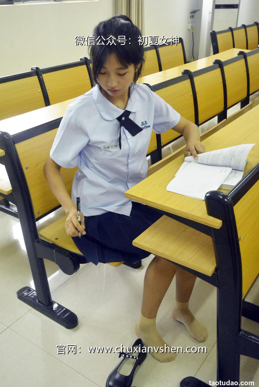 初夏女神 NO.097 点点 异国校服[155P+1V／5.51GB]