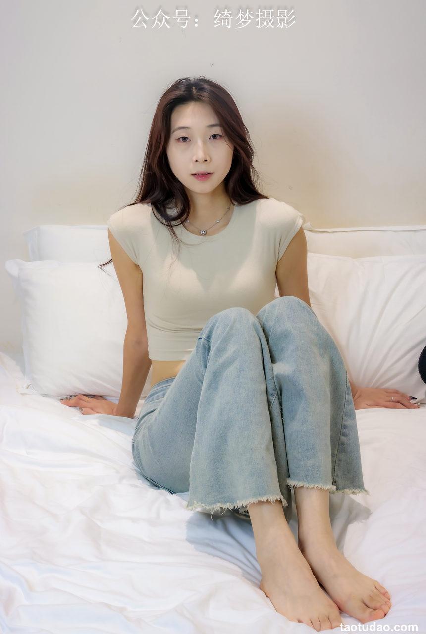 [绮梦摄影] 2024.09.18 NO.026 秋月 珍藏无修无水印版 [187P+1V-6.99G]