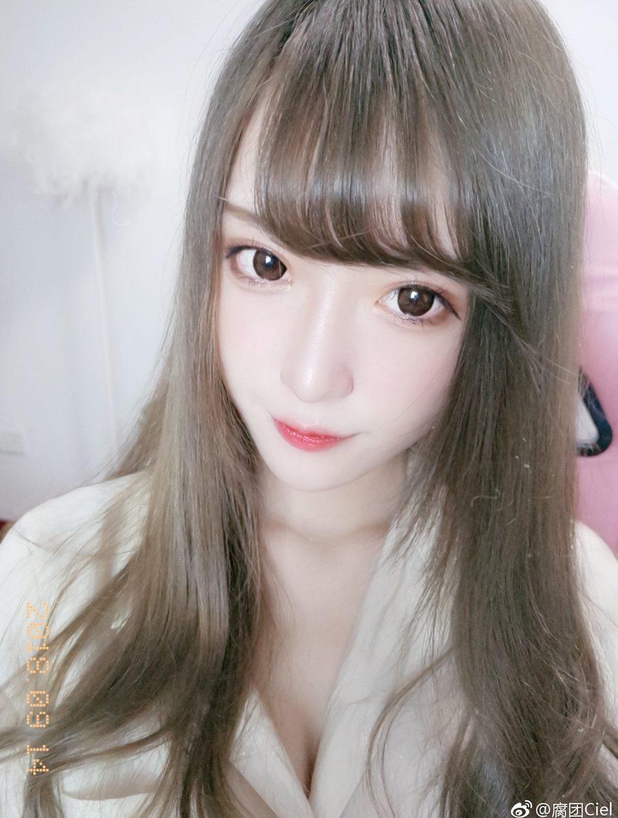 腐团儿Ikaros WB-004 相机自拍照 [9P-9MB]