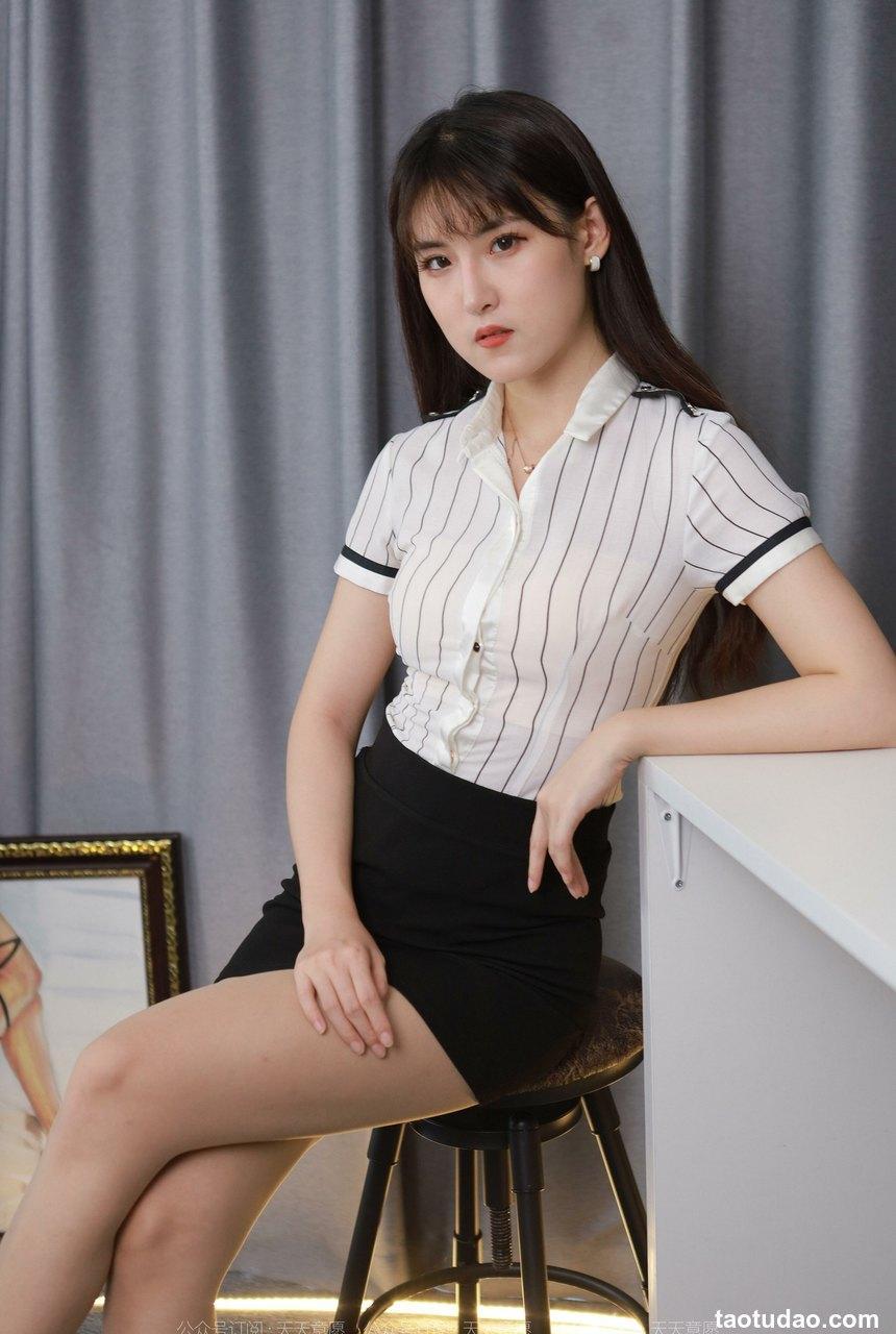 [IESS异思趣向] 2022.08.24 丝享家1187：小宝《快乐星期五》[79P／126MB]