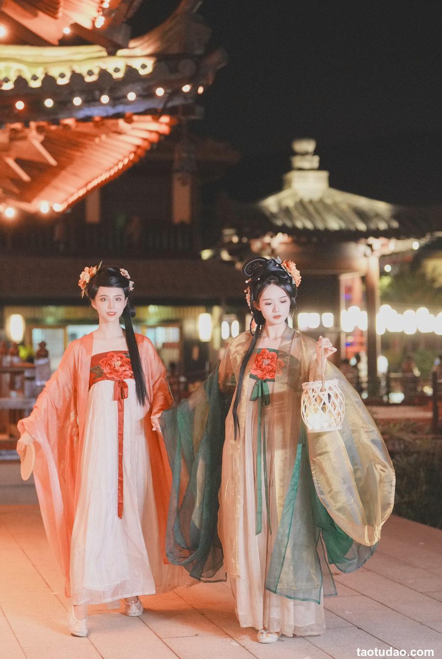 兔子Zzz不吃胡萝卜 - NO.129 夜游灯会 [33P-400MB]