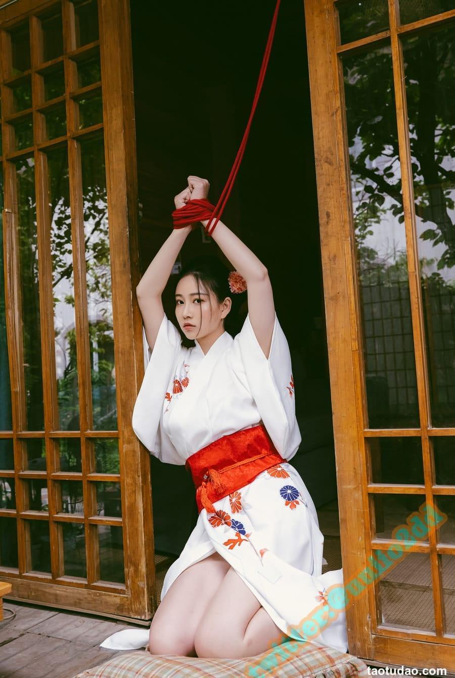 年年nnian –  以爱之名[32P-347.8M]