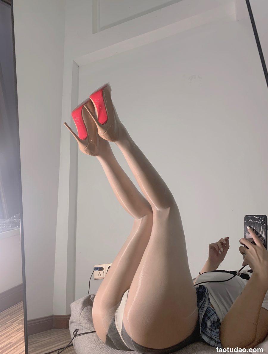 陈佩奇yyyy - 油亮肉腿 [23P-37MB]