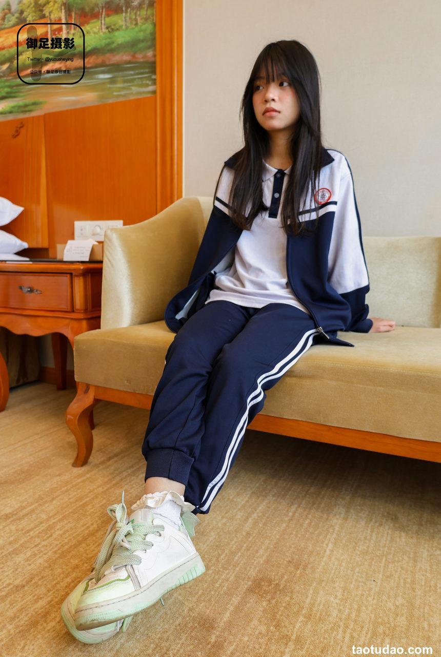 御足摄影 NO.015 校服踩踩踩 [110P1V2.61GB]