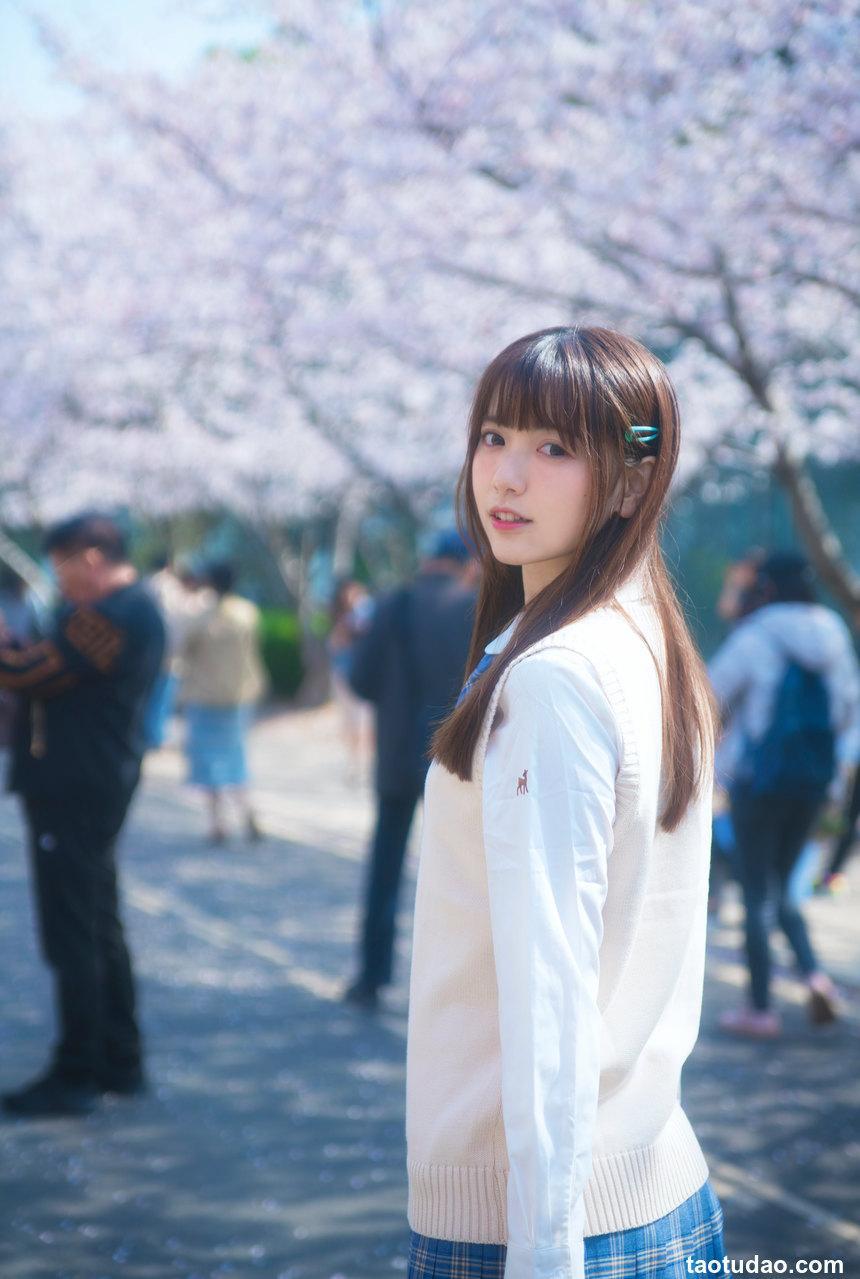 kyokyo沉迷汉堡王 - 樱花与JK [9P-42MB]