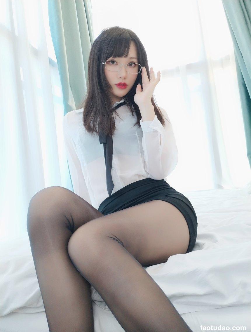 木之本果 - 自撮りVol.13 秘書さんは退勤後です。 [108P+4V-523MB]