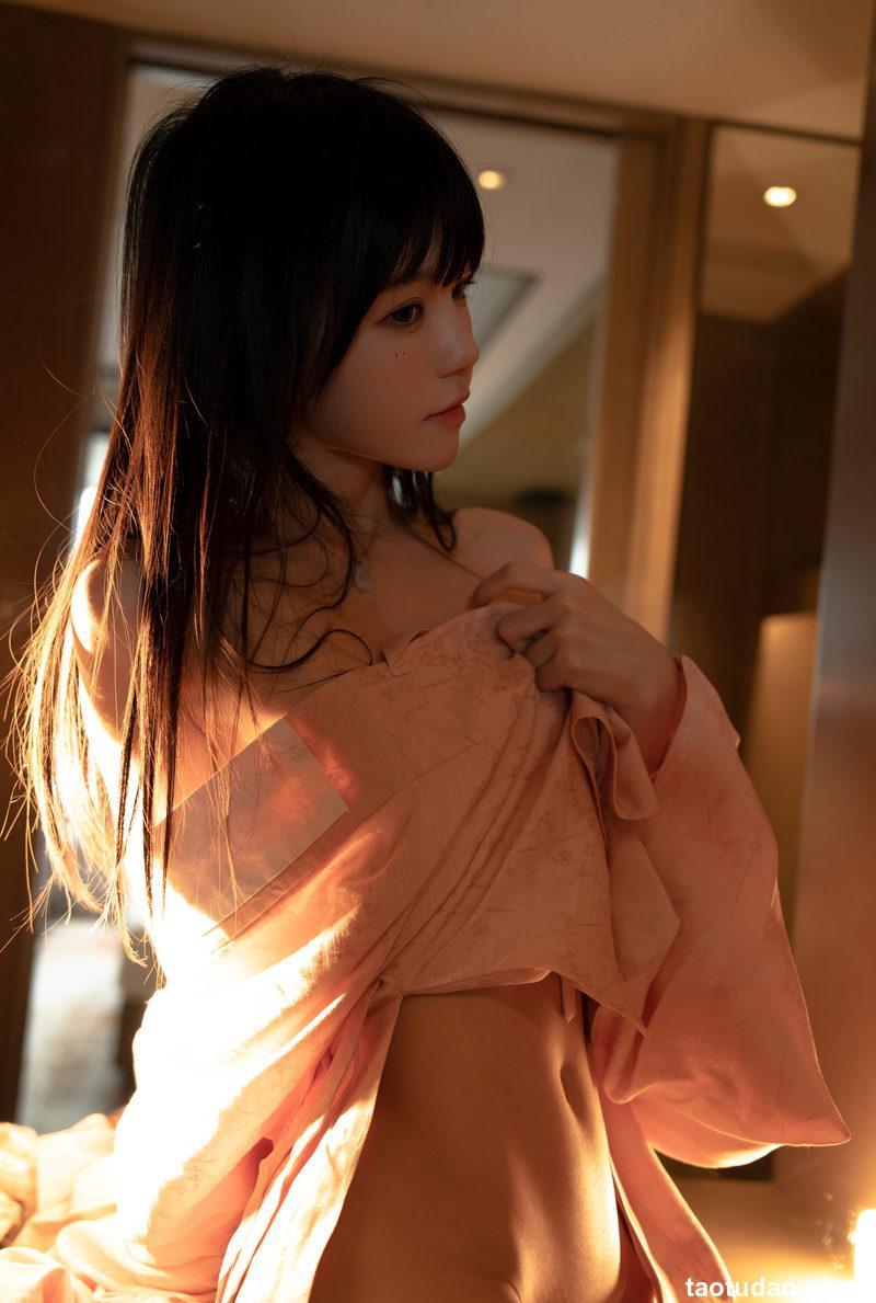 桜桃喵 – 拢花 [23P-637MB]