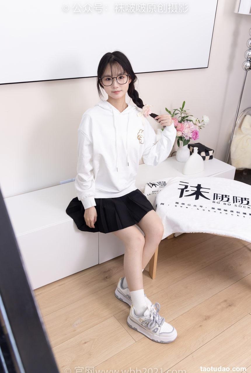 [BoBoSocks袜啵啵]NO.368 甜甜圈-运动鞋、白棉袜、油亮肉丝[160P+1V／5.72GB]