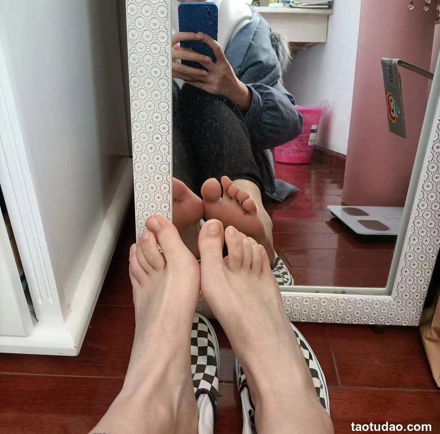 [誉铭传媒]袜足摄影 2023年《03月整合作品》[145P+5V／788MB]