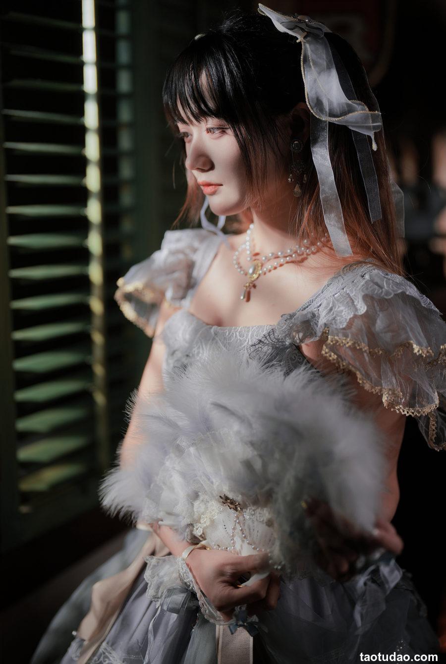 兔子Zzz不吃胡萝卜 - NO.135 灰月之海 [28P-268MB]