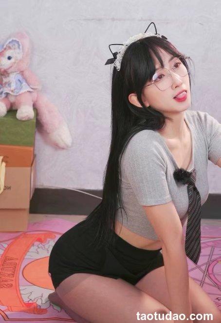 B站兔牙舰长福利 [120P-35.8MB]