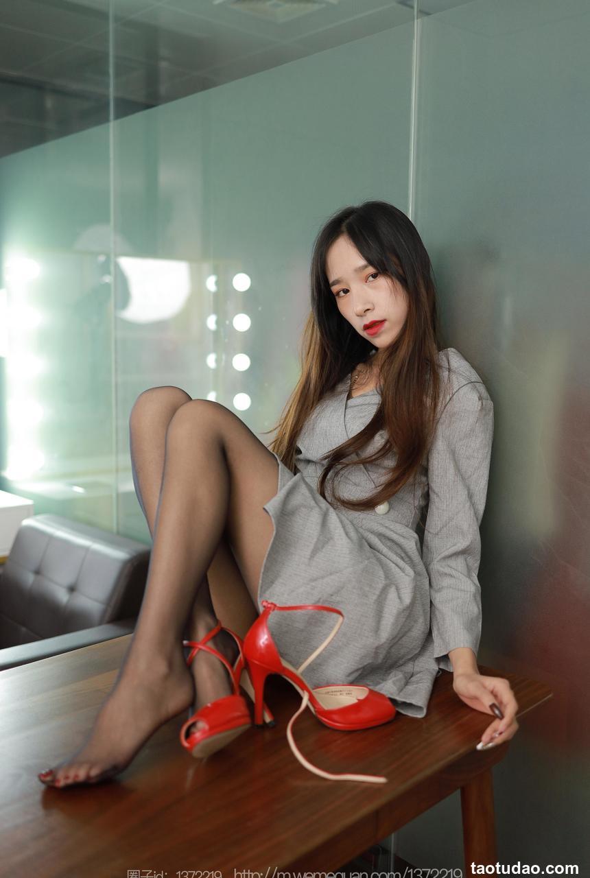 [IESS异思趣向] 2023.02.07 丝享家 1354 美子《靠近点 再近点》[90P-104.4M]