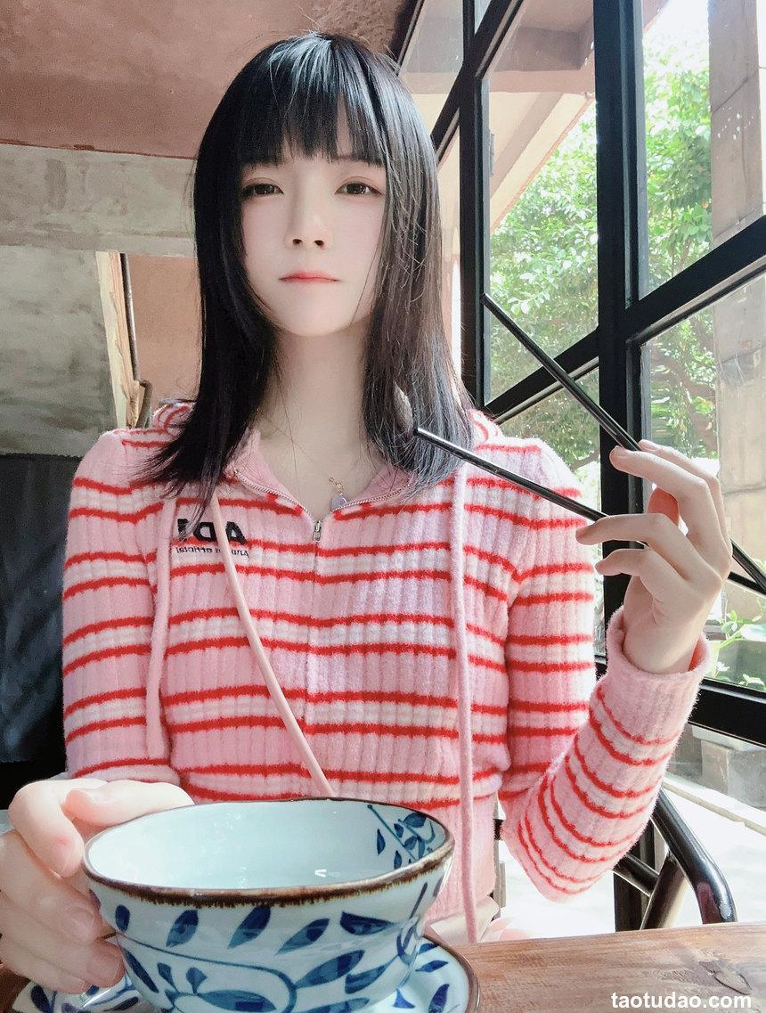 桜桃喵 - 条纹毛衣 [22P-98MB]