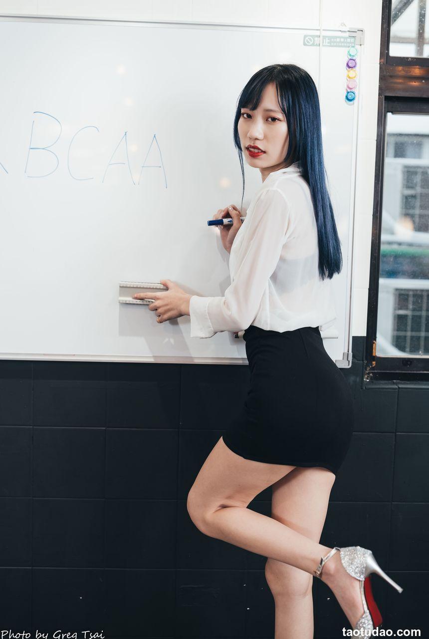 芷涵 - OL [81P-211MB]