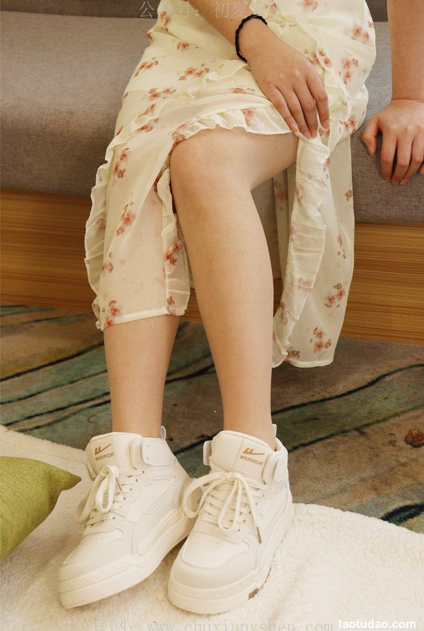 初夏女神 NO.011 水吉 2023款春季S码连衣裙搭错了鞋[90P+1V／5.61GB]