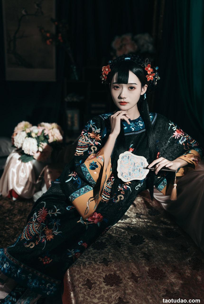 兔子Zzz不吃胡萝卜 -  经年旧梦-清汉女 [41P-180MB]