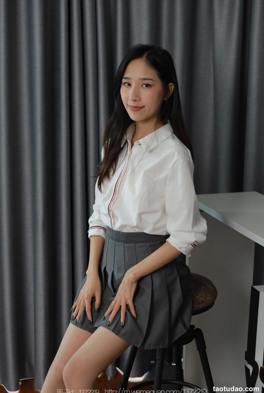 [IESS异思趣向] 2023.08.29 丝享家 1519 美子《俏皮百褶裙》[86P-86.4M]