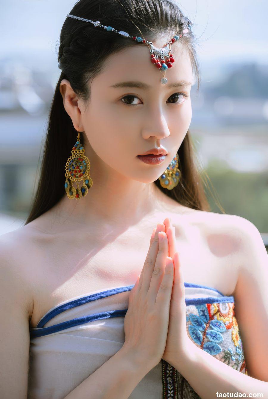 年年Nnian - 云端 [33P-347MB]