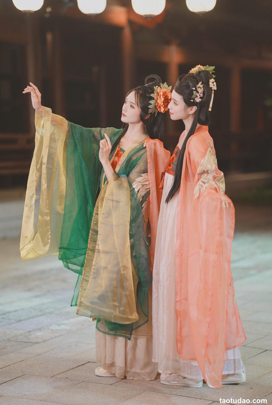 兔子Zzz不吃胡萝卜 - NO.129 夜游灯会 [33P-400MB]