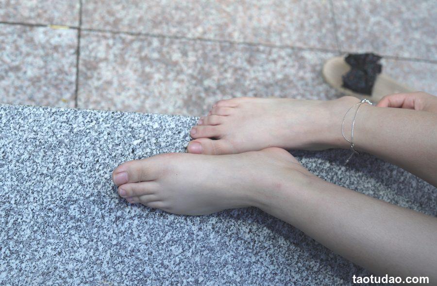 Pary摄影 NO.071 美女小敏公园展示38码超白嫩美脚[115P／835MB]