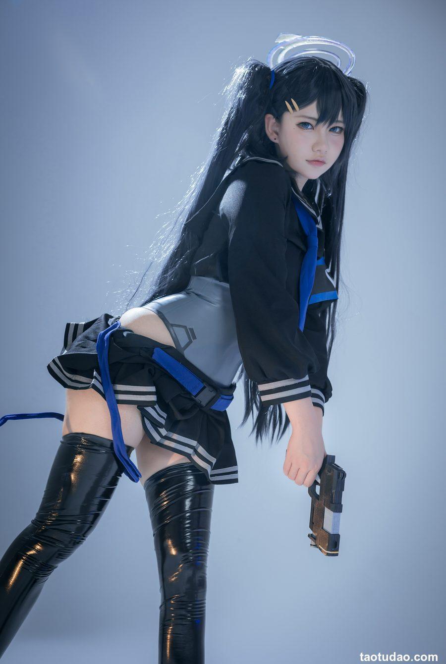 是一只熊仔 -  蓝色袖章 [25P-51MB]