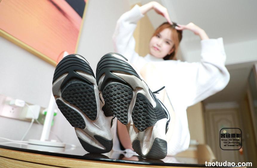 [誉铭传媒]袜足摄影 2023年《微信客户群第三套作品》[80P+1V／1.05GB]