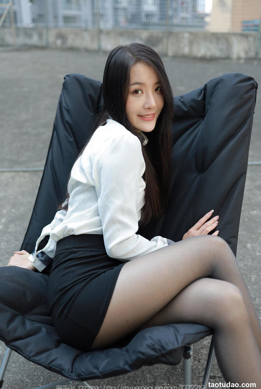 [IESS异思趣向] 2023.02.11 丝享家 1358 婉萍《户外OL》[88P-108.4M]