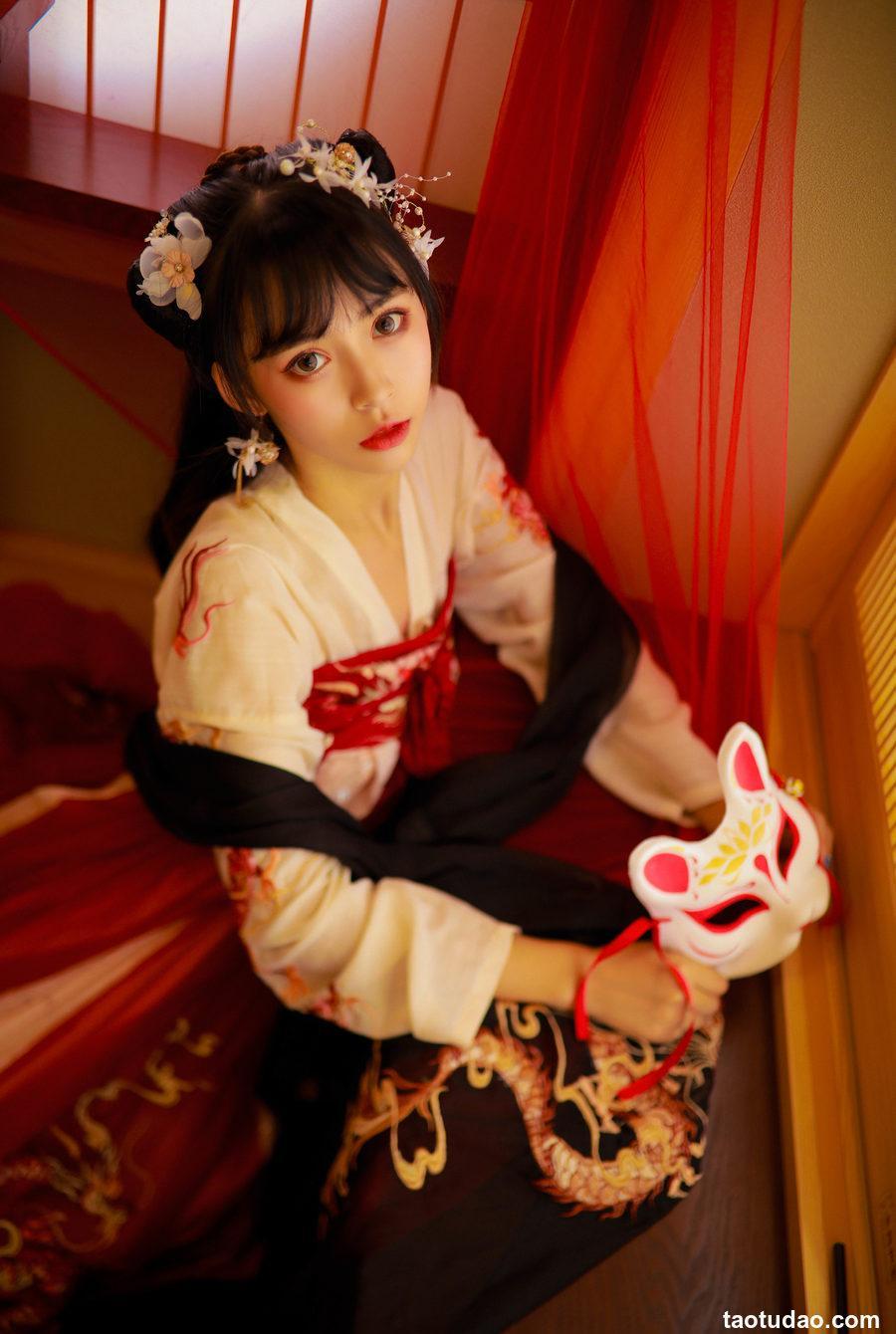 虫皿虫皿 - NO.01 龙母汉服 [16P-60MB]