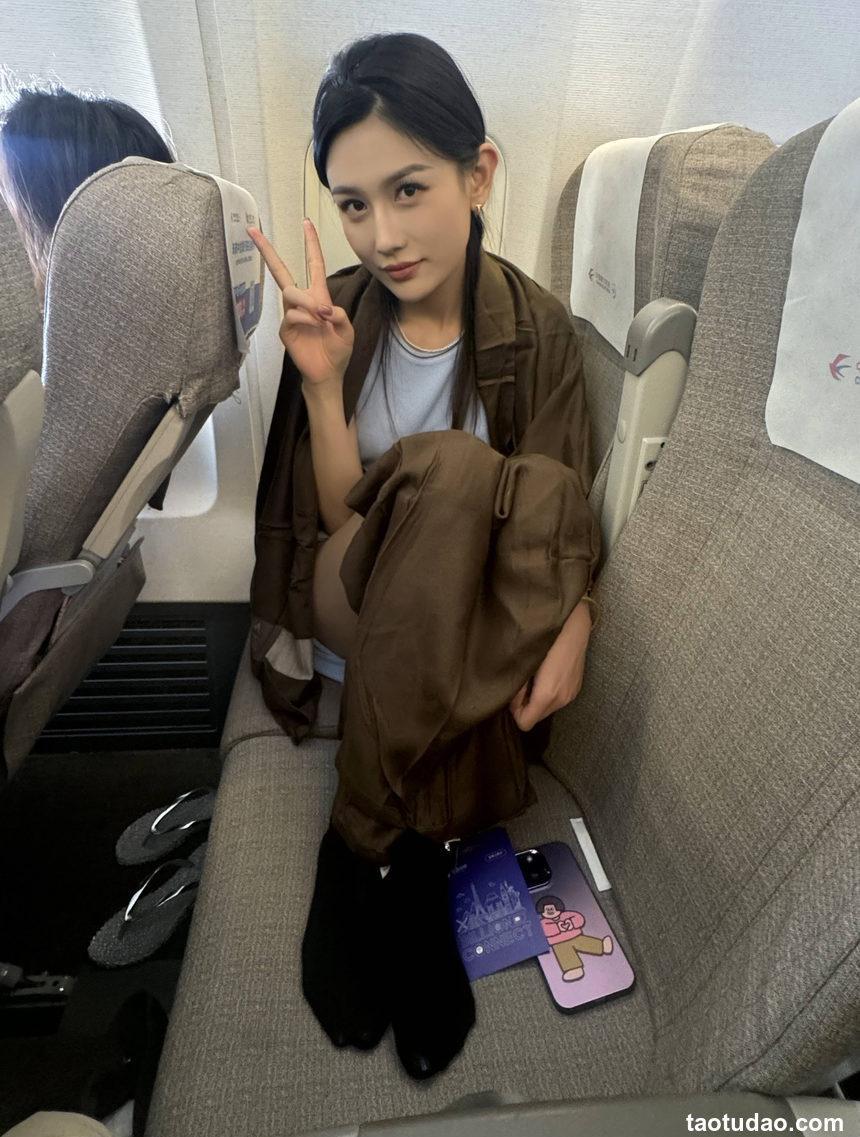 [Ligui丽柜] 2024.08.07 《日本旅拍第一天花絮》甜甜 [21+1P-98M]