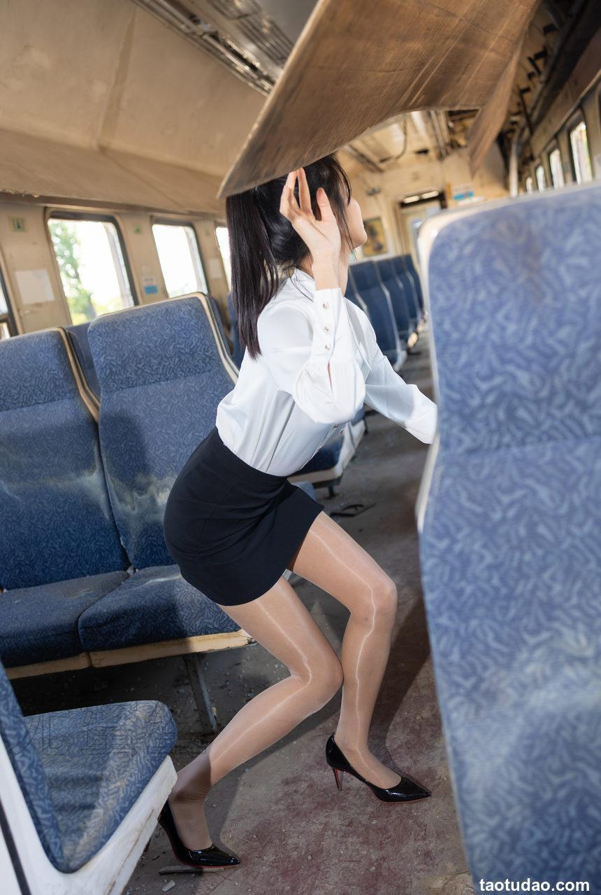 [尤蜜丝]穿搭写真 NO.089[102P+1V／889MB]