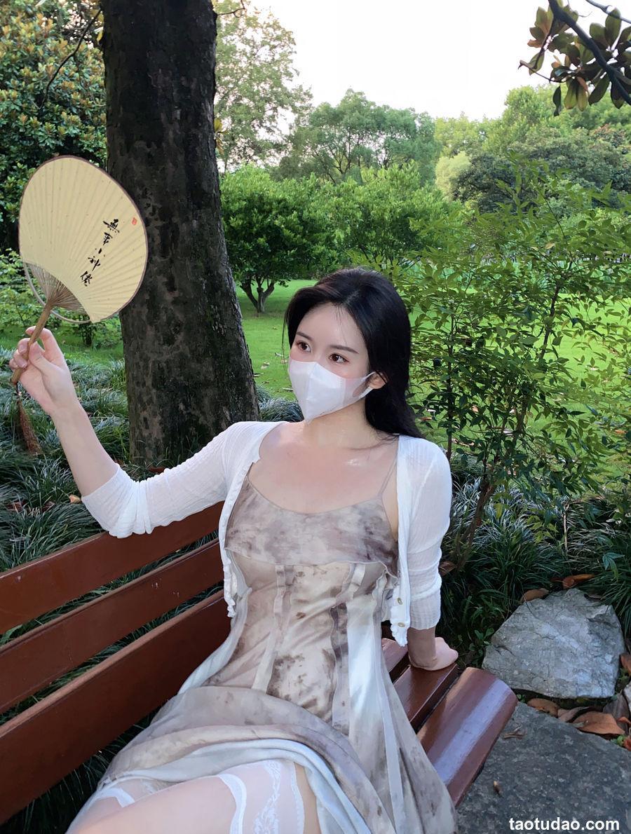 软妹小九九[July芝岚] - 良辰美足 [60P／242MB]