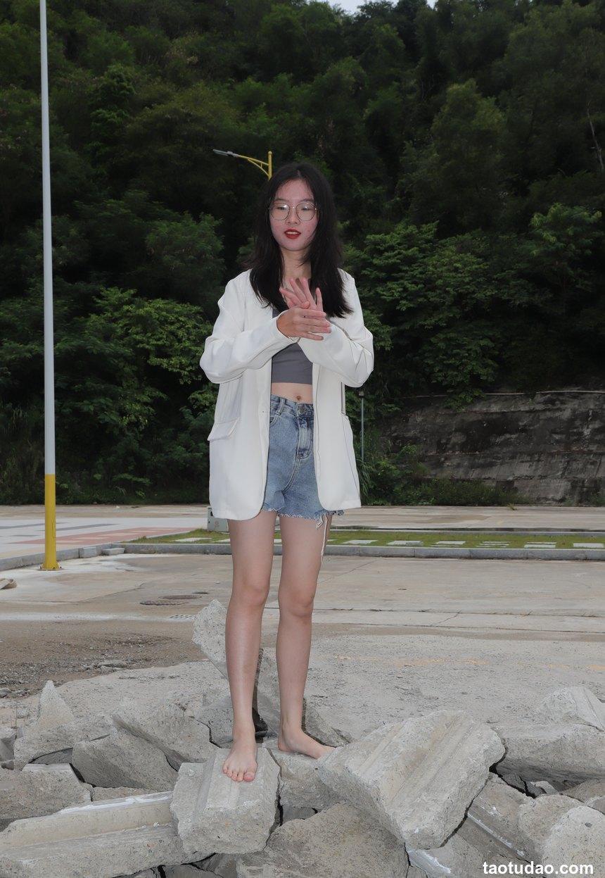 Pary摄影 NO.018 珊珊创意产业园吊带赤脚[97P／326MB]