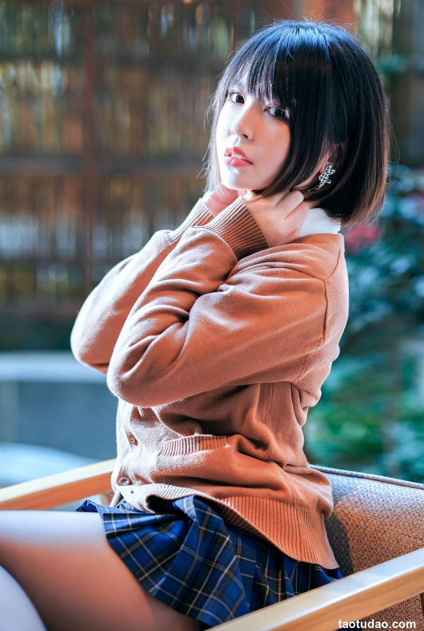 半半子-彼女の制服 Vol.02[58P-169MB]