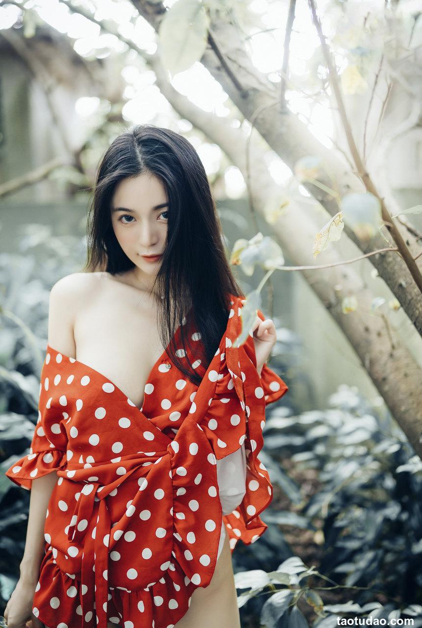 辰辰 野外初体验 [115P-337MB]