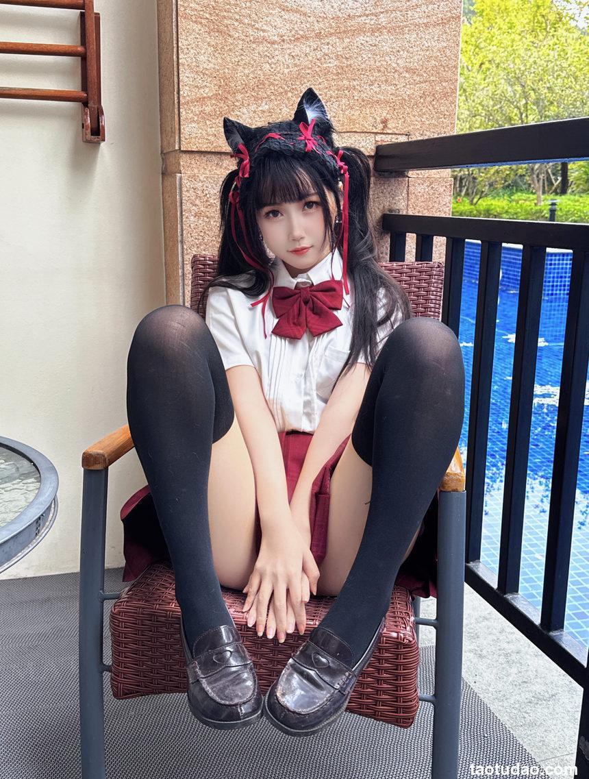 不呆猫-温泉双马尾JK [22P+1V-734MB]