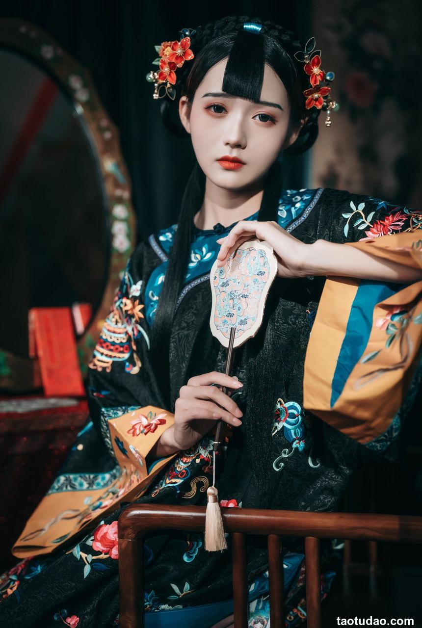 兔子Zzz不吃胡萝卜 -  经年旧梦-清汉女 [41P-180MB]