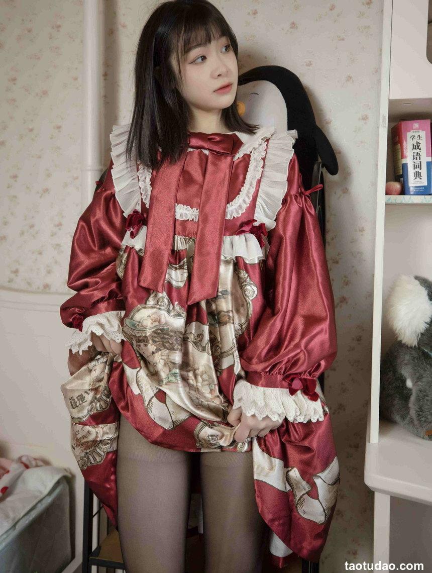 幻琪琪 - NO.01 红色Lolita 黑丝 [47P+1V-431MB]