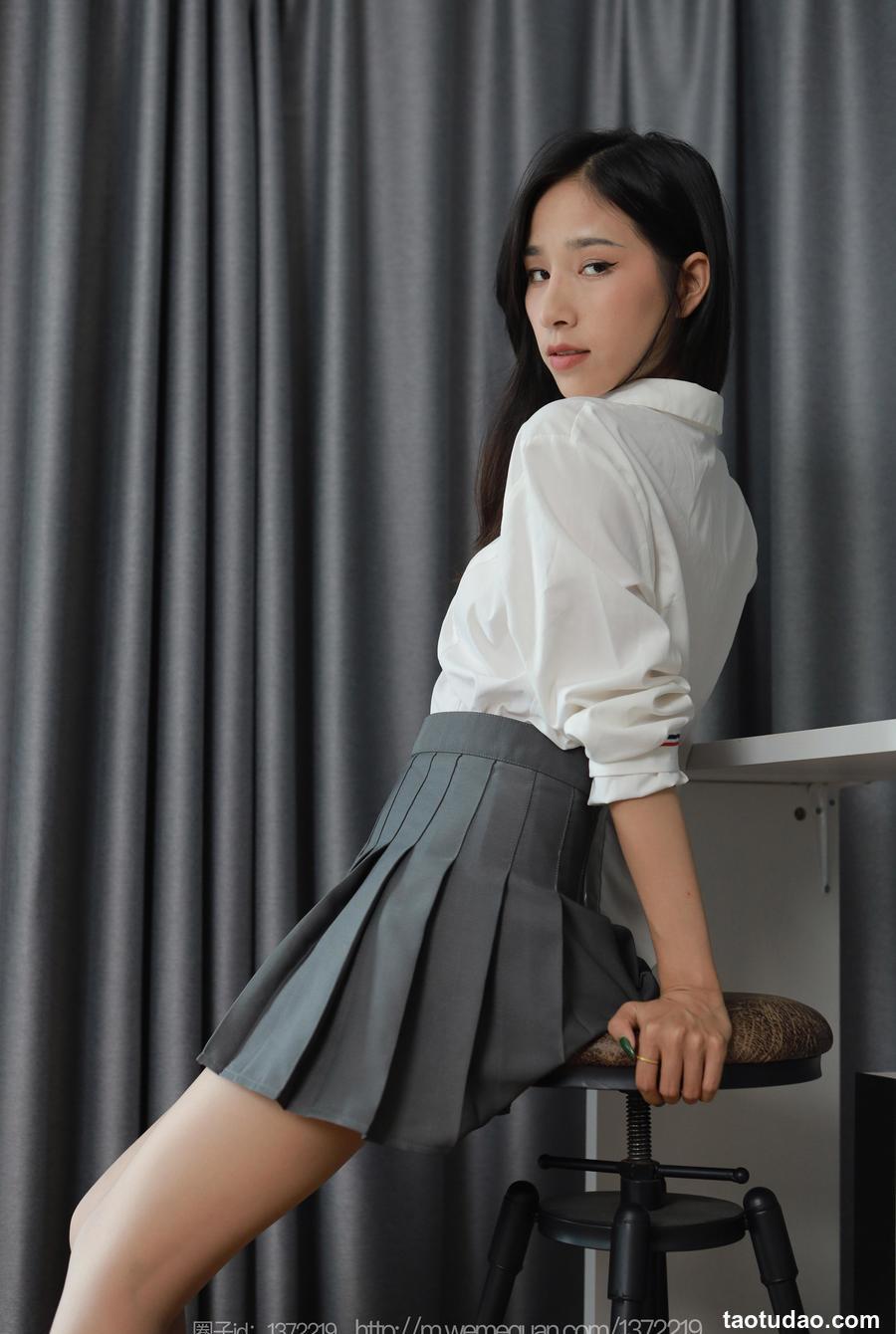 [IESS异思趣向] 2023.08.29 丝享家 1519 美子《俏皮百褶裙》[86P-86.4M]