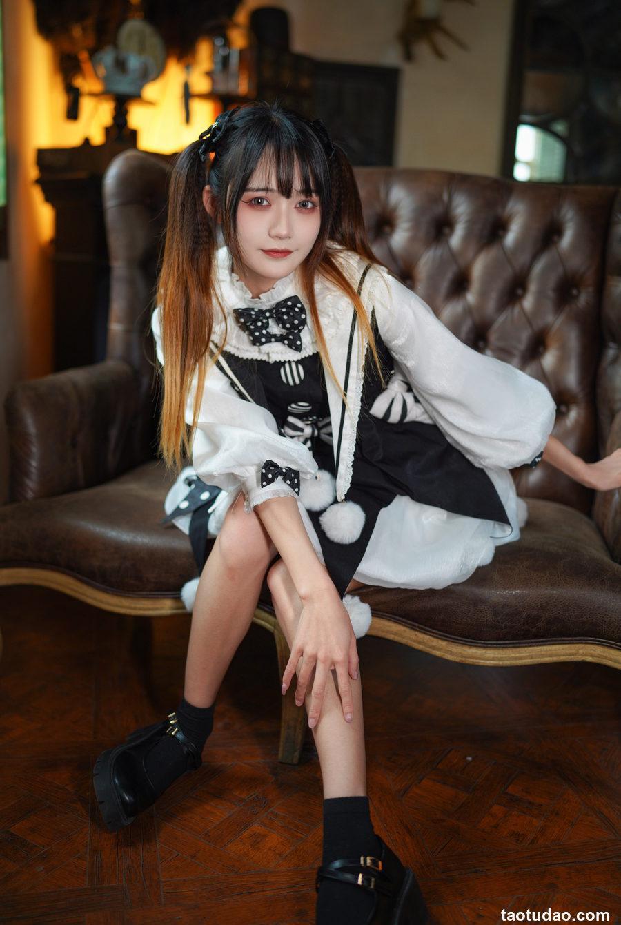 兔子Zzz不吃胡萝卜 - NO.133 怪盗魔术师 [31P-386MB]