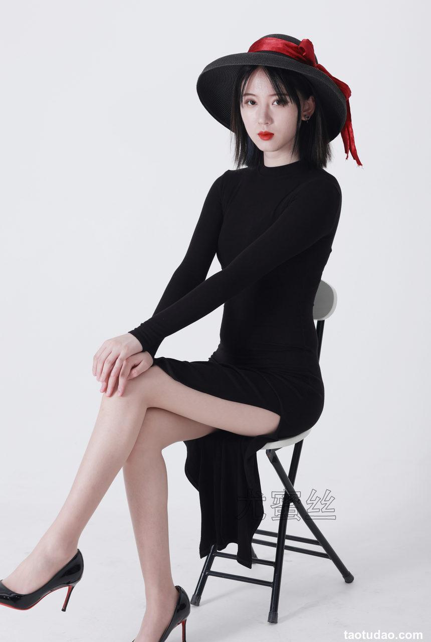 [尤蜜丝]穿搭写真 NO.107[18P／119MB]