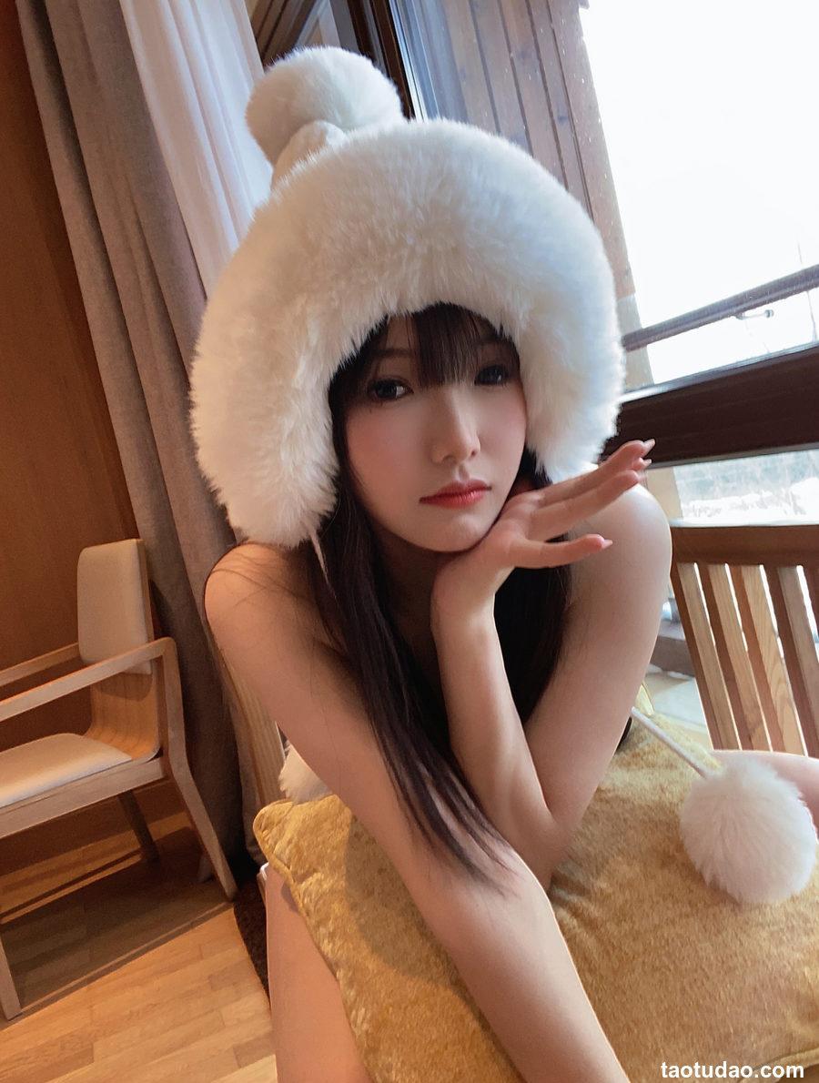 立花花 - 长白山泳装 [15P-68MB]