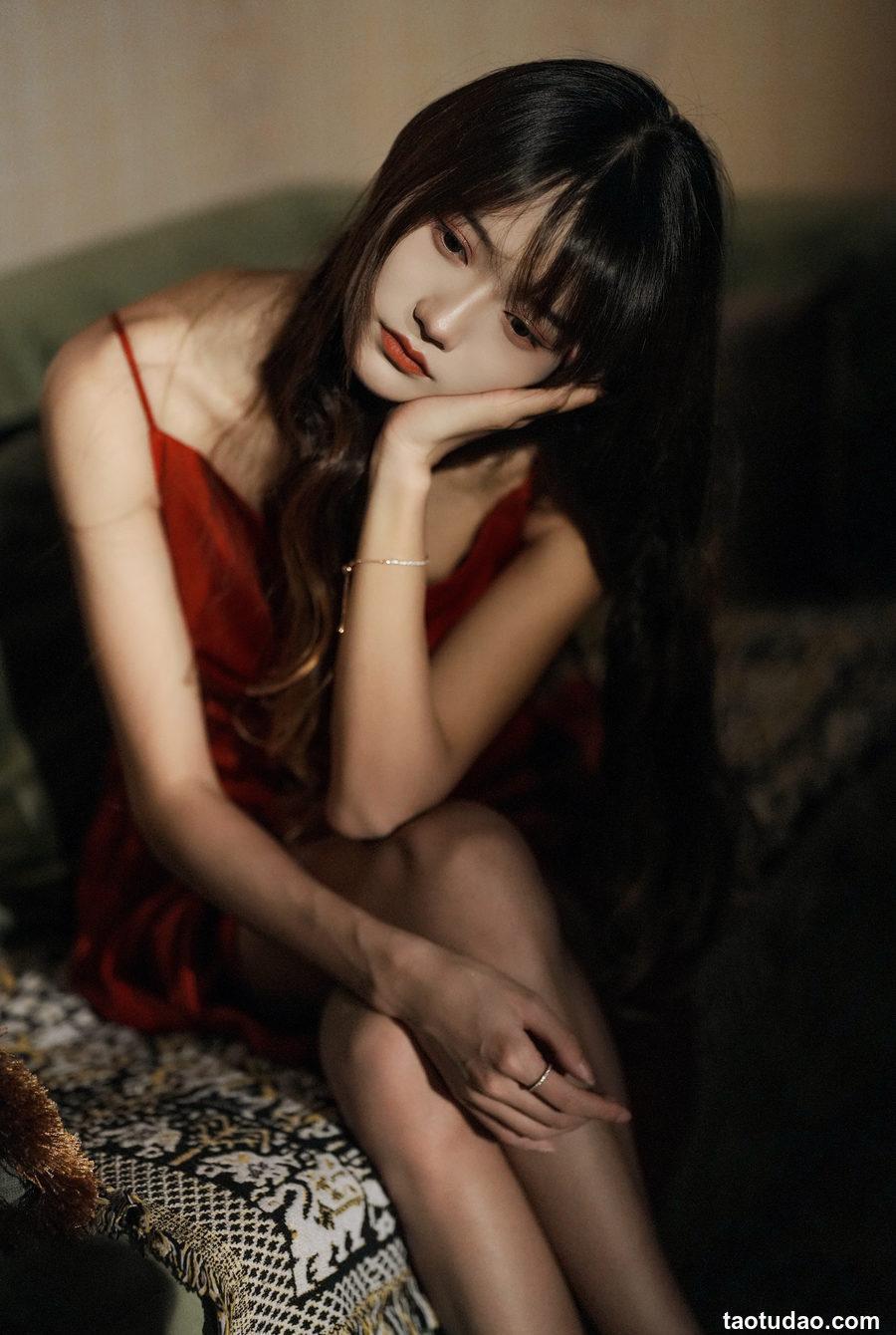 兔子Zzz不吃胡萝卜 - NO.143 黑夜里的红玫瑰 [35P-625MB]