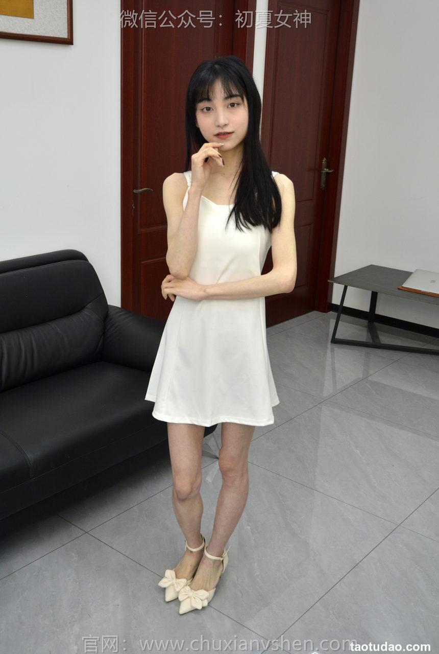 初夏女神 NO.233 柒柒 骨感较强[140P+1V／4.93GB]