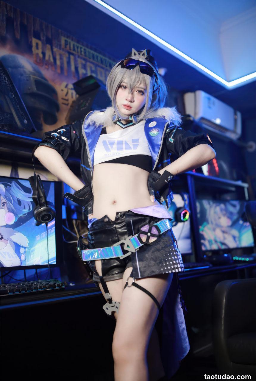 疯猫ss – 少女衣橱 银狼 [37P-311MB]