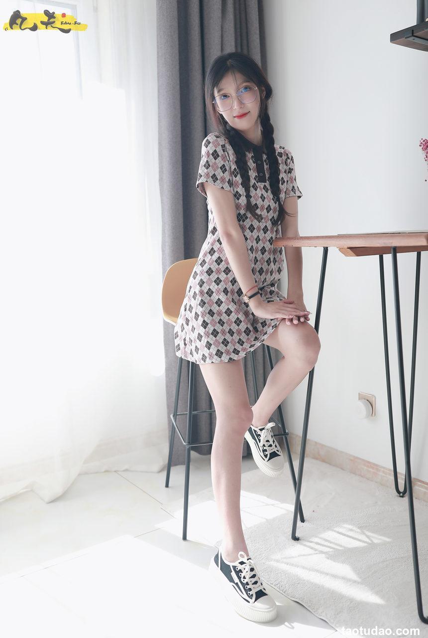 凡夫摄影 NO.0007 - 夏妹 板鞋白棉袜[207P+1V／3.46GB]