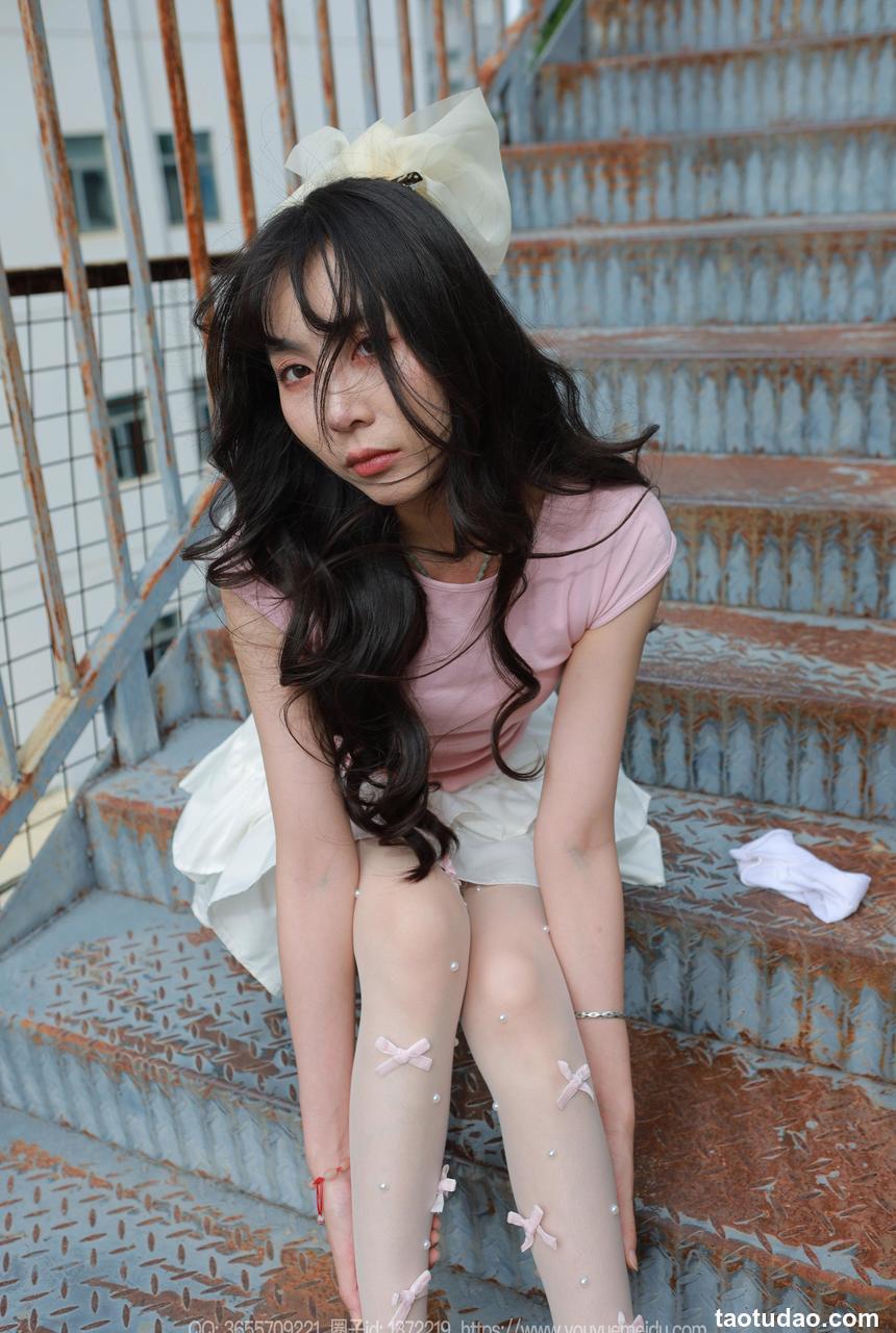 [IESS异思趣向] 2024.10.27 丝享家 1882 团团《破洞而出》[90P-98MB]